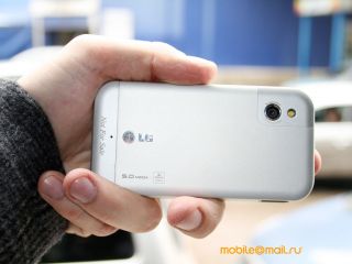 ��������������� ����� LG KM900 Arena: ������� ��� iPhone, ������� ����� iPhone