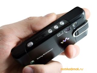   Sony Ericsson W995.  Walkman  8 