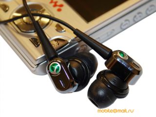   Sony Ericsson W995.  Walkman  8 