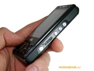   Sony Ericsson W995.  Walkman  8 