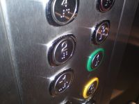   Sony Ericsson W995.  Walkman  8 