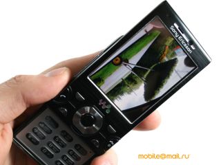   Sony Ericsson W995.  Walkman  8 
