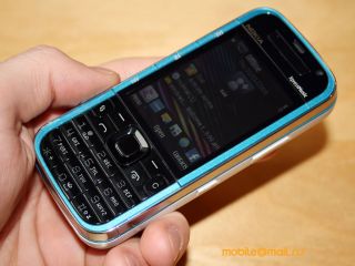   Nokia 5730.  XpressMusic  QWERTY