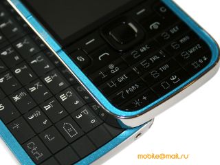   Nokia 5730.  XpressMusic  QWERTY