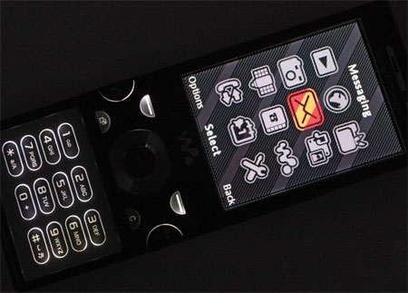 Sony Ericsson W995:    