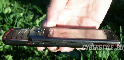  Samsung GT-S8300 UltraTouch:  