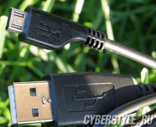  Samsung GT-S8300 UltraTouch:  