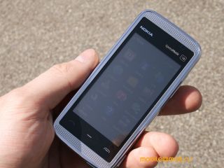   Nokia 5530 XpressMusic.    