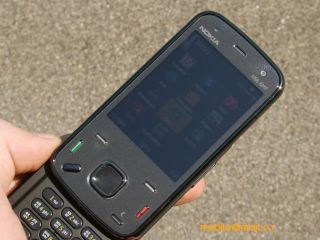 Nokia N86 8MP  Sony Ericsson W995
