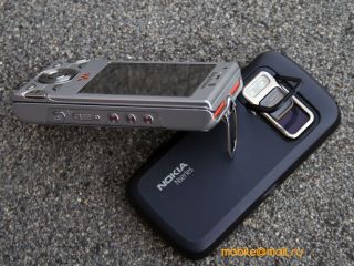 Nokia N86 8MP  Sony Ericsson W995