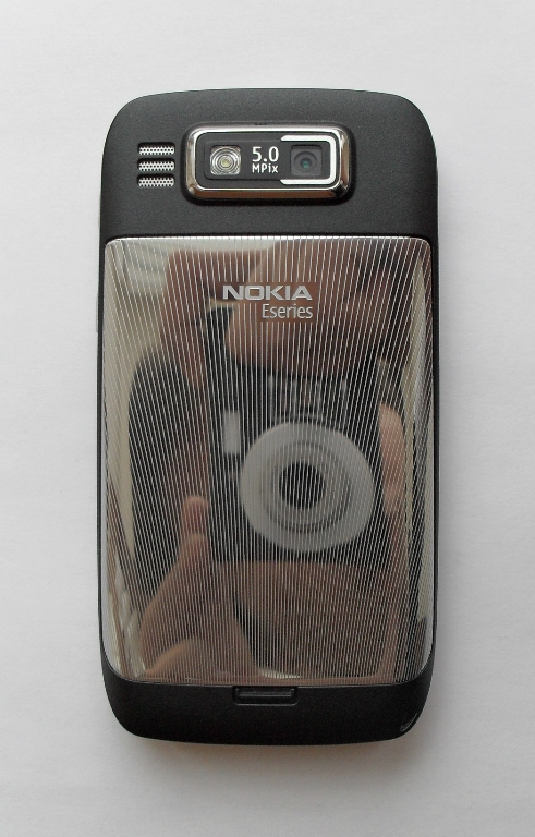  Nokia E72