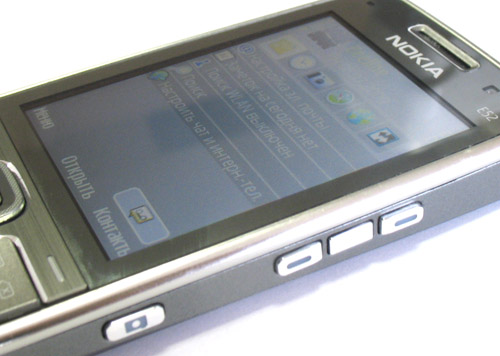   Nokia E52