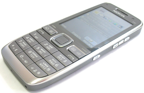   Nokia E52