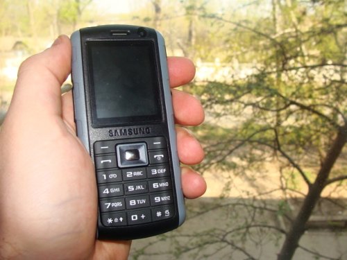    Samsung B2700  ""  ?