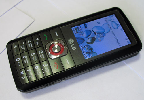    LG GM200