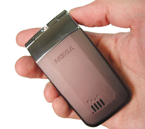    Nokia 7510 Supernova