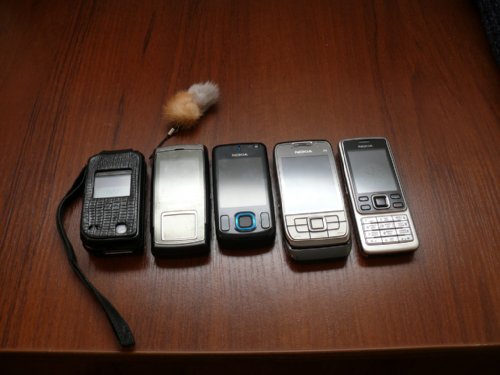    Nokia 6600 slide:  