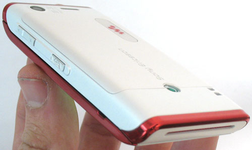  Sony Ericsson W595 -   