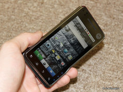 Motorola Milestone XT720:  Android-