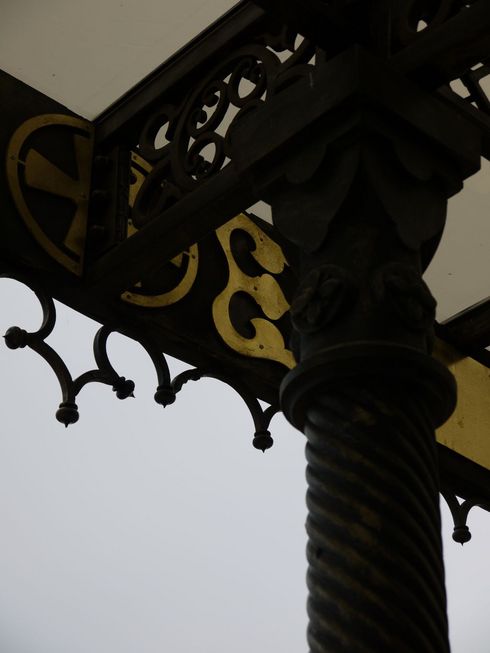 : Lumix G Vario 14-42  F3.5-5.6.  : F6.3,  1/160, ISO100,   42 