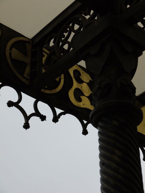 : Lumix G Vario 14-42  F3.5-5.6.  : F9.0,  1/320, ISO400,   42 