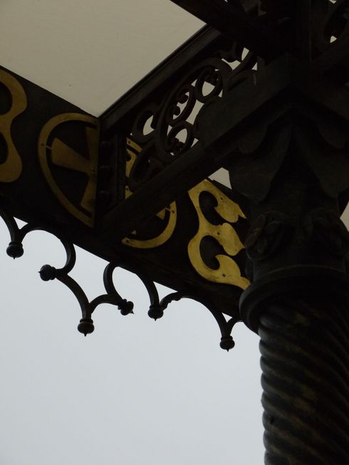 : Lumix G Vario 14-42  F3.5-5.6.  : F10.0,  1/500, ISO800,   42 