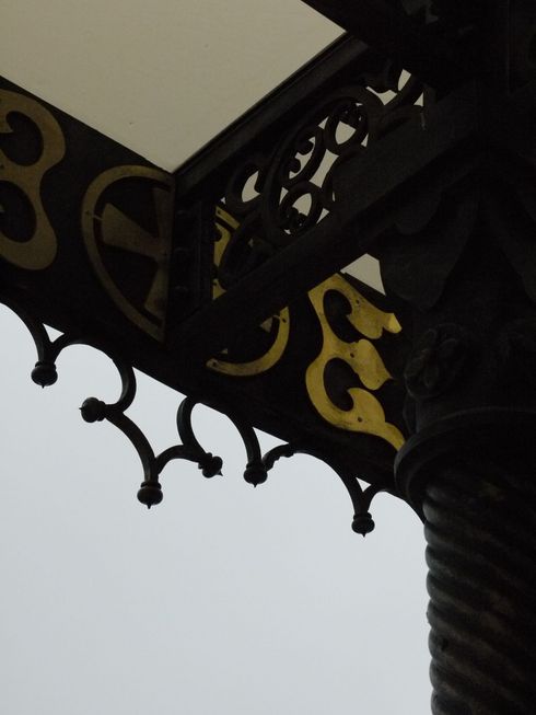 : Lumix G Vario 14-42  F3.5-5.6.  : F13.0,  1/640, ISO1600,   42 