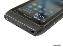   Nokia N8.   Symbian-