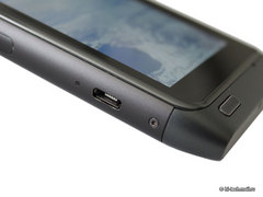  Nokia N8.   Symbian-