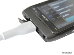   Nokia N8.   Symbian-