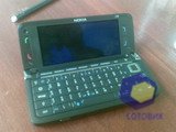    Nokia 8600_Luna