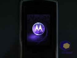  Motorola RAZR2_V8