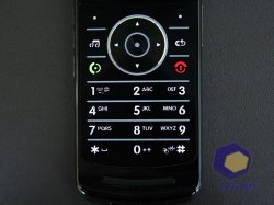  Motorola RAZR2_V8