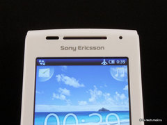  Sony Ericsson Xperia X8.   Android 