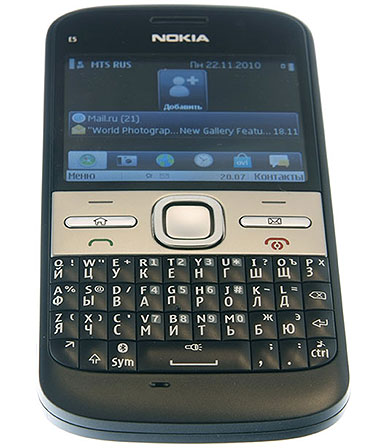 Nokia E5: QWERTY-    