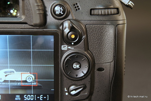 Nikon D7000  :     -