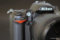  Nikon D7000  :     -