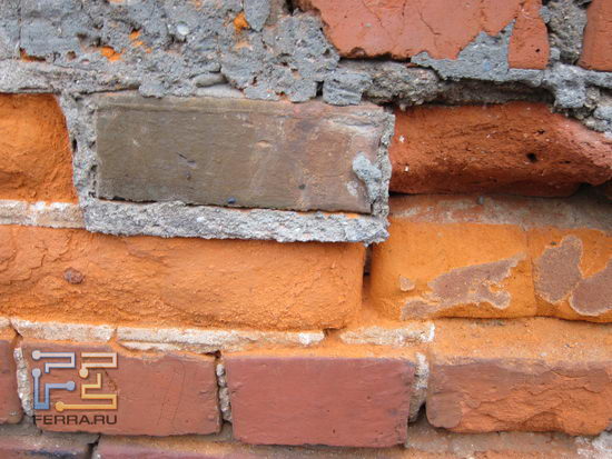 1/80 , F/2.5, ISO 125, 35 