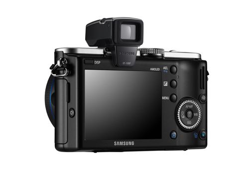   Samsung NX100