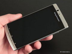   Sony Ericsson Xperia arc:  