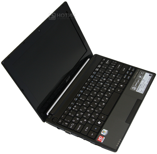 Нетбук Acer Aspire One 522-C5Dkk в рабочем положении Нетбук Acer Aspire One 522-C5Dkk в рабочем положении