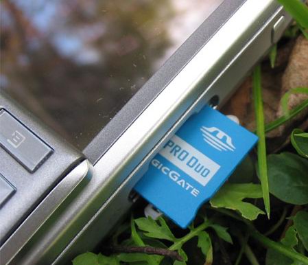 Sony Ericsson P910i -        Memory Stick Duo  32 