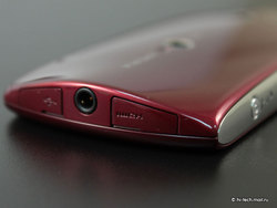  Sony Ericsson Xperia Neo.   Android