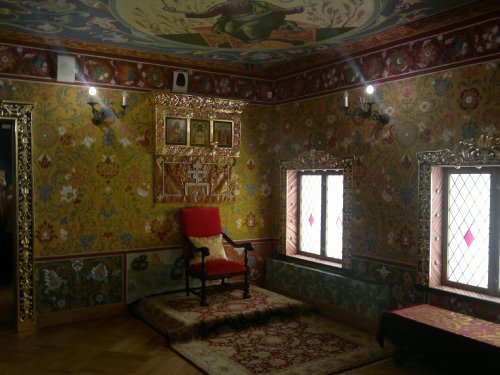 Nokia E7 - -  QWERTY-