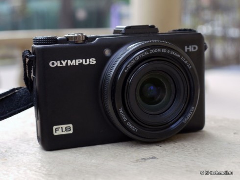   Olympus XZ-1:  