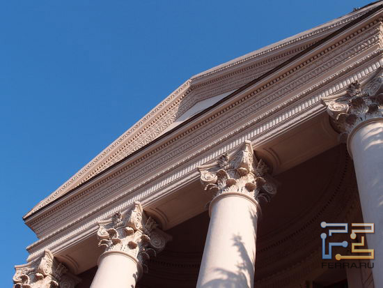 F/4, 1/800 c, ISO 100, 46 