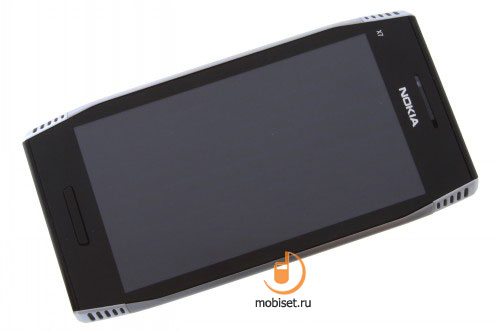 Nokia X7-00