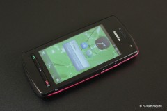  Nokia 600:   Symbian Belle 