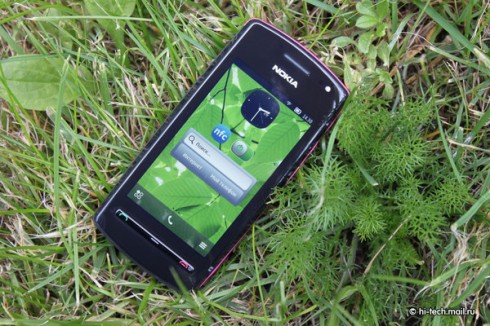  Nokia 600:   Symbian Belle 