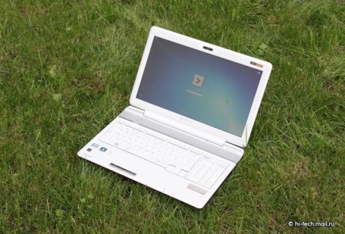  Toshiba Qosmio F750:  3D-